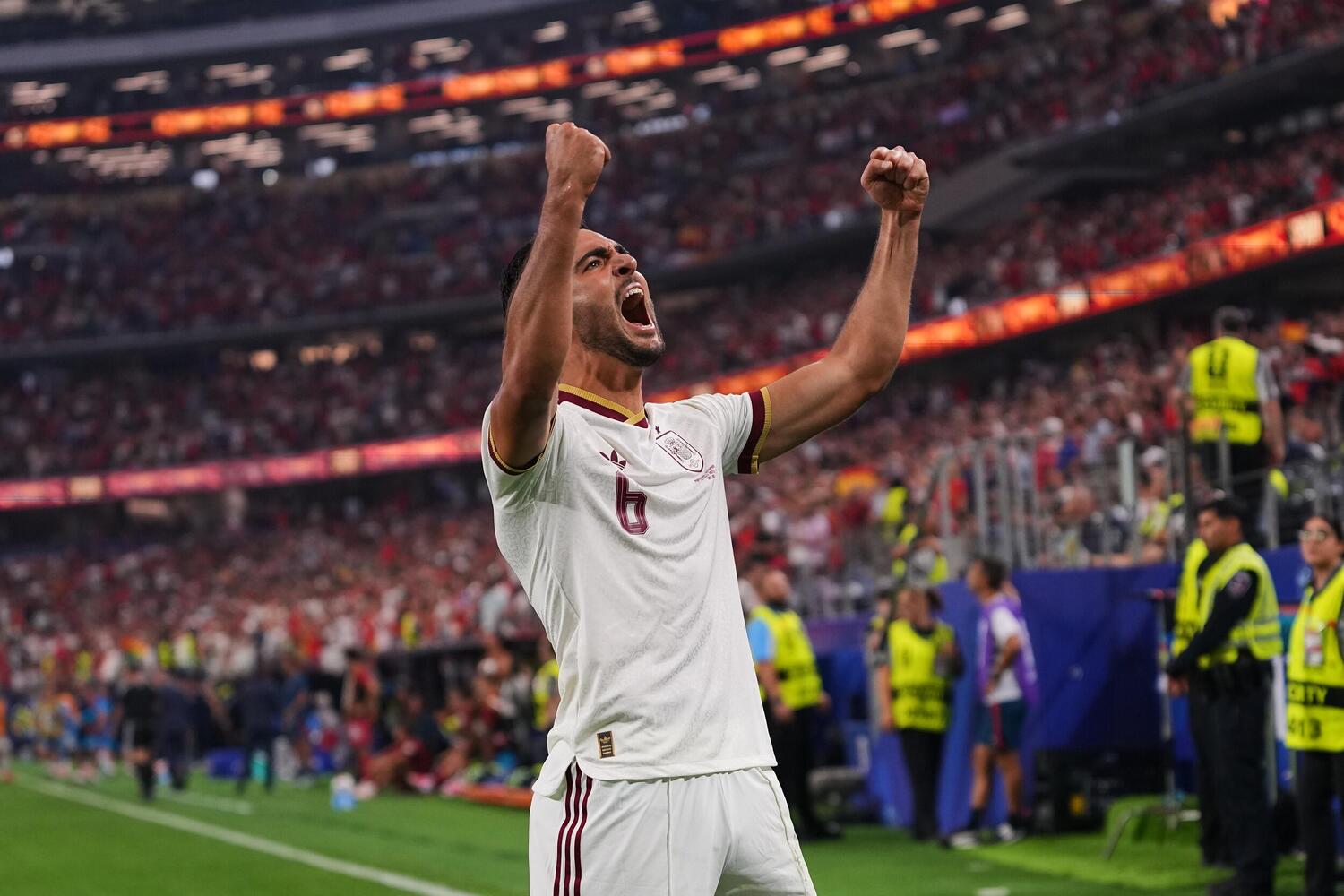 決勝ゴールを喜ぶスペイン代表MFミケル・メリーノ(W杯2026準々決勝スペインvsベルギー、後半88分の勝ち越し点)