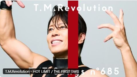西川貴教がTHE FIRST TAKEでHOT LIMITスーツを着てパフォーマンスする様子