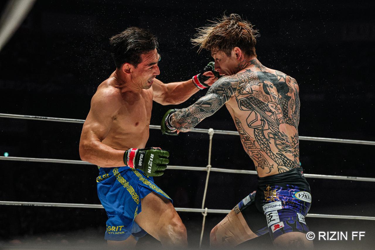 超RIZIN.5で戦う平本蓮とカルシャガ・ダウトベック