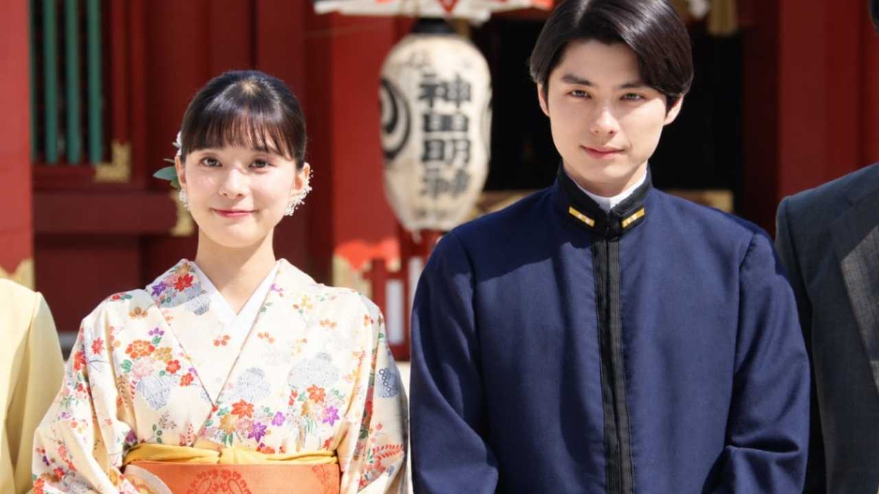 芳根京子演じるなつ美と本田響矢演じる瀧昌が神社で並んで立つ続編ビジュアル撮影の様子
