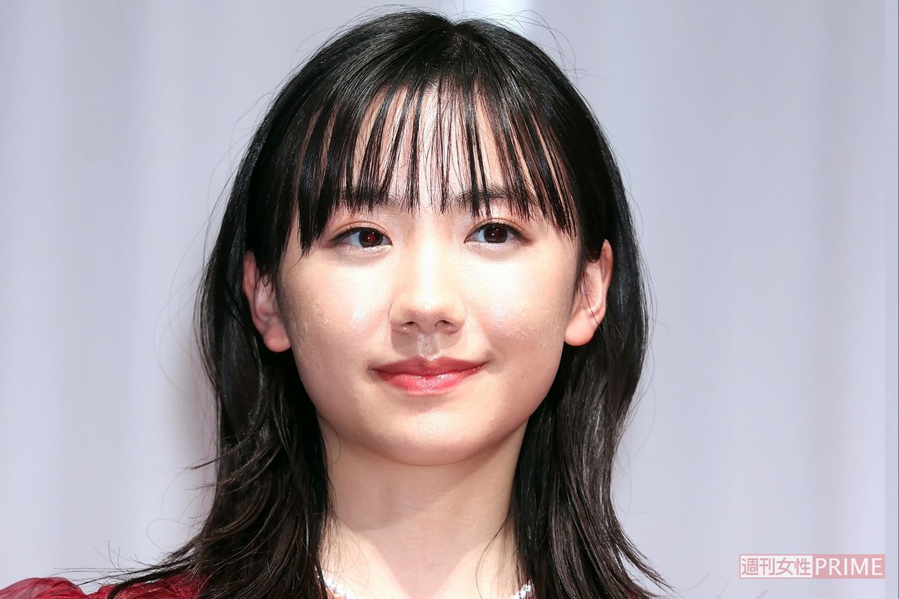 芦田愛菜が取材会に登場した際のポートレート写真
