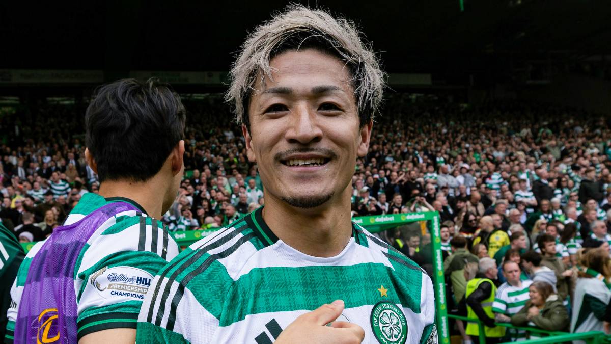 セルティックのリーグ優勝を喜ぶ前田大然のアップ