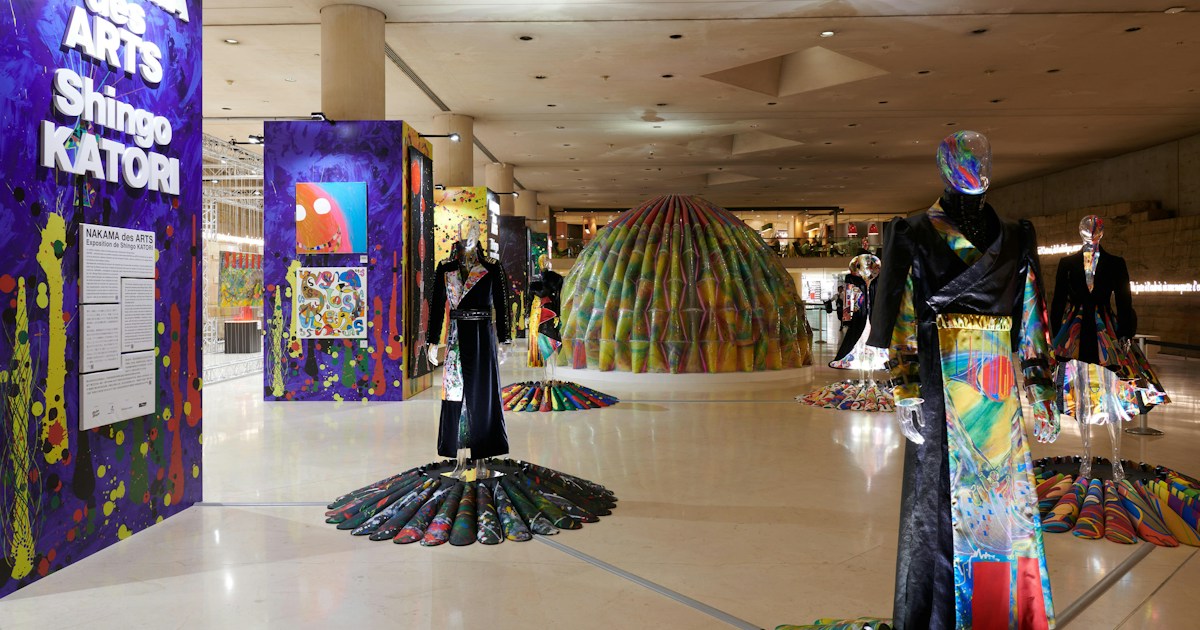 パリのカルーセル・デュ・ルーヴルで開催された香取慎吾の個展「NAKAMA des ARTS」の展示会場